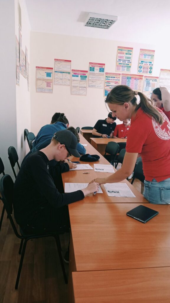 В співпраці з Червоним Хрестом