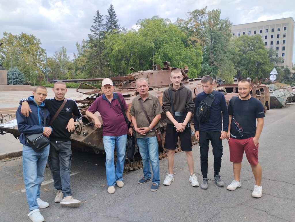 Екскурсія на виставку знищеної техніки окупантів