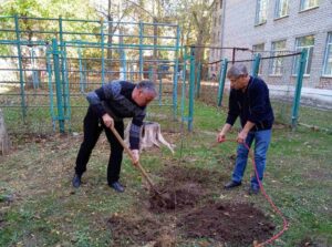 Долучаємося до Всеукраїнської акції "Посади дерево миру"