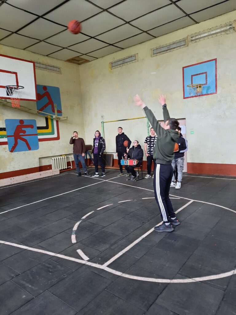 Учні МПМЛ демонстрували свою вправність в баскетболі