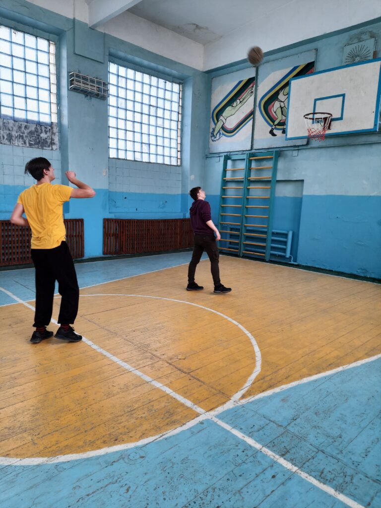 Учні МПМЛ демонстрували свою вправність в баскетболі