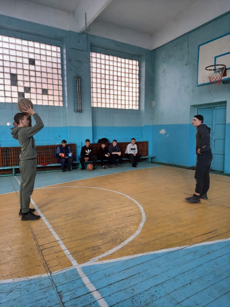 Учні МПМЛ демонстрували свою вправність в баскетболі