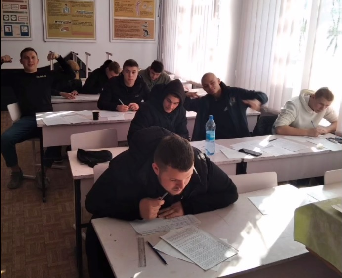 Вітаємо випускників!
