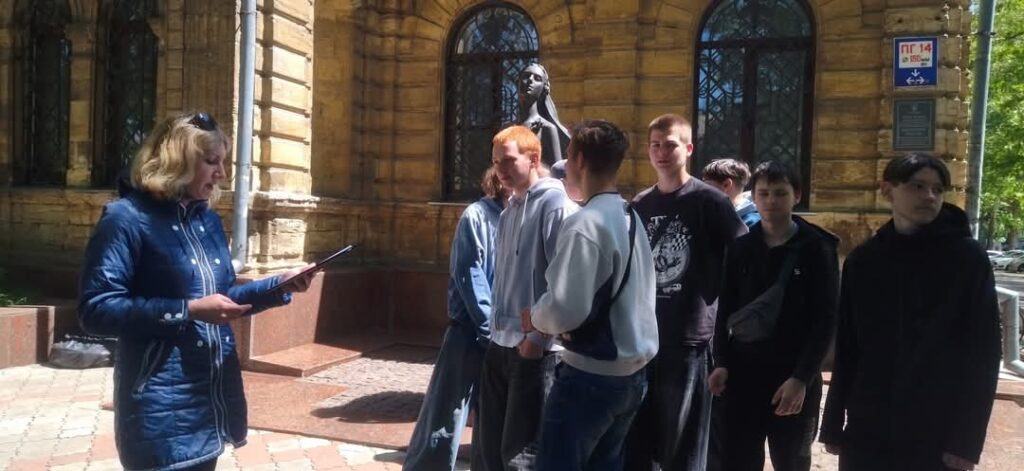 Учні МПМЛ взяли участь в квесті-екскурсії до Дня Європи