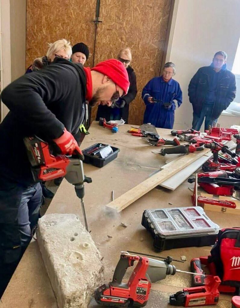 Вітаємо перший випуск курсів з інноваційного будівництва!
