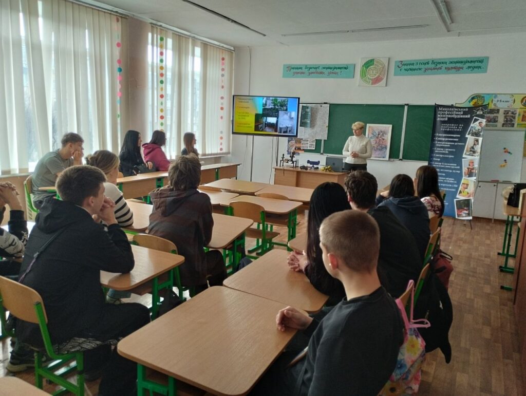 Завітали до гімназії №24 з профорієнтаційним візитом