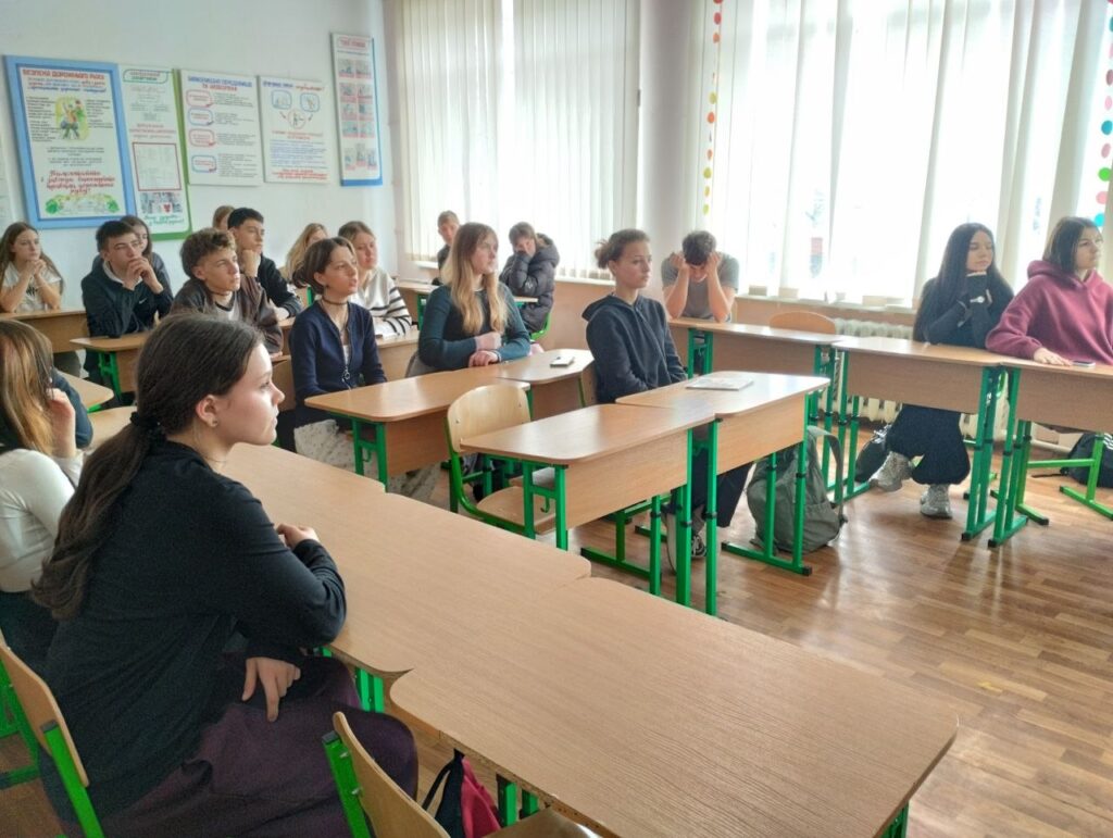 Завітали до гімназії №24 з профорієнтаційним візитом